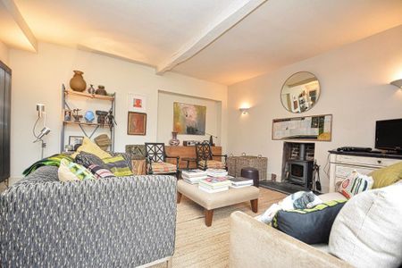 4 bedroom detached house to rent - Photo 3