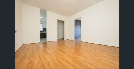 Position, Presentation, Price, Free Water - Perfect - Photo 2