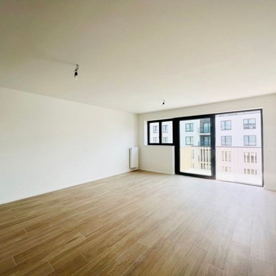 Appartement te huur - Photo 1