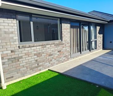 Modern 2BR Townhouse in Temuka! - Photo 2