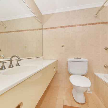 Neat & Comfortable Studio in the heart of Hornsby! - Photo 3