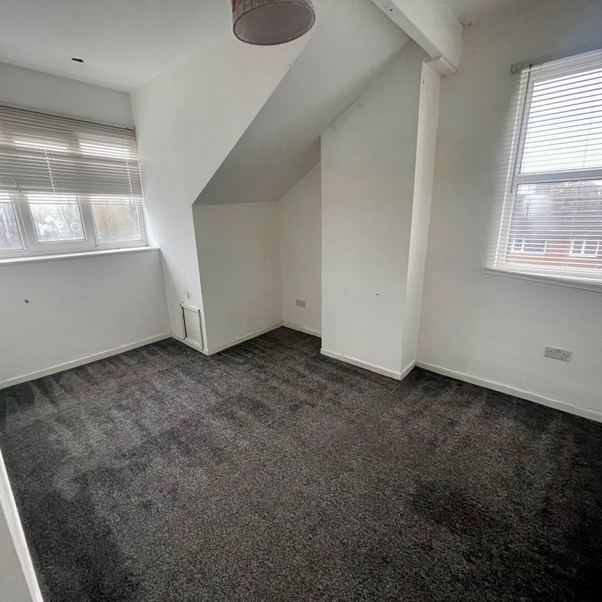 3 Bed Terraced House, Oban Street, LS12 - Photo 1
