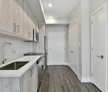 16 Champagne Avenue South - 203 - Photo 2