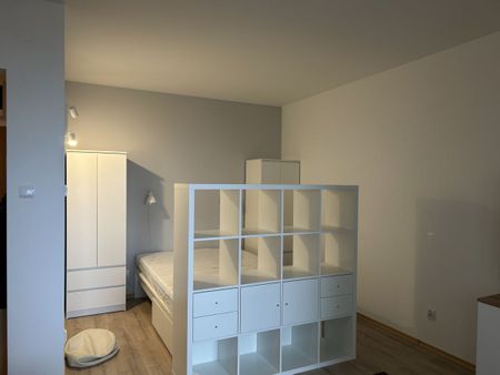 Do wynajęcia kawalerka po generalnym remoncie. - Фото 3