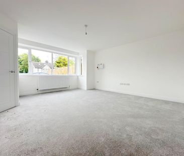 Semi Detached House - Photo 1