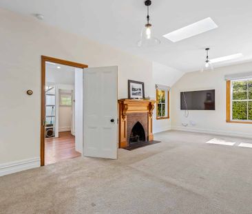 Character Home in the Heart of Cust - Photo 5