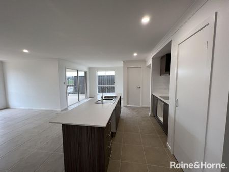 Four Bedroom Home In Munno Para! - Photo 5