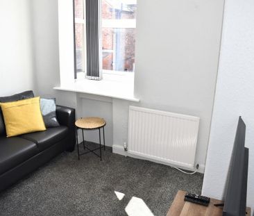 5 bedroom terraced house to rent - Photo 4