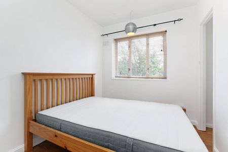 3 bedroom House To Let Total Size: 941 SQ FT - Photo 2