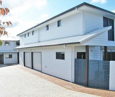 Stylish Townhouse in Central Chermside Location. - Photo 3