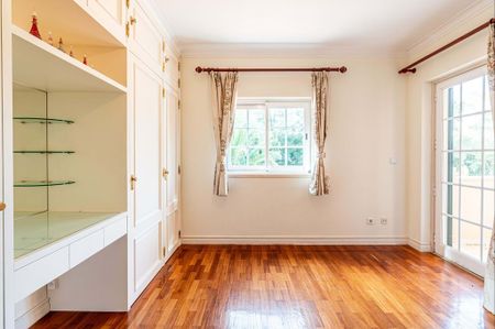 5 bedroom luxury Villa for rent in Cascais, Portugal - Photo 2