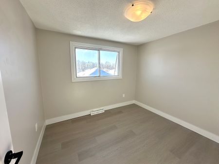For Lease - 107 Endicott Terrace Unit# B, Welland, Ontario - Photo 2