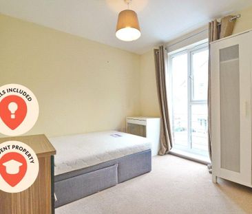 1 bedroom in a house share to rent - Photo 2