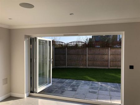 3 bedroom detached house to rent - Photo 4