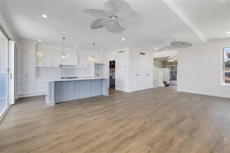 Coastal Residence of Exceptional Quality - Photo 3