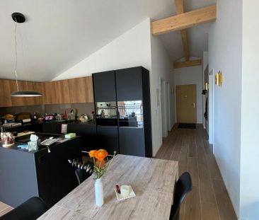 In Montreux, beautiful furnished room with private shower room - Photo 6