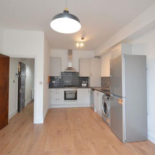 Forest Drive East, Leytonstone, London - Photo 1