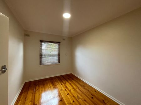 To register & apply for this property, please use this link: https://snug. com/ - Photo 2