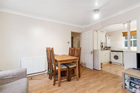 2 bedroom flat to rent - Photo 4