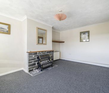 2 bedroom semi-detached house to rent - Photo 5