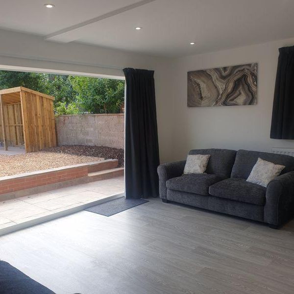 1 bedroom in a house share to rent - Photo 1