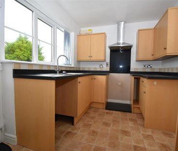 2 bedroom semi-detached house to rent - Photo 6