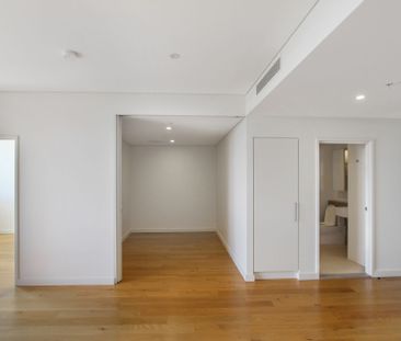 Spacious One Bed with Bedroom Sized Study and Parking! - Photo 1