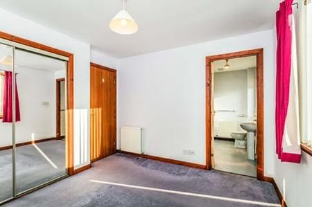 4 bedroom detached house to rent - Photo 5