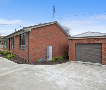 Tidy Townhouse in Great Location - Photo 6