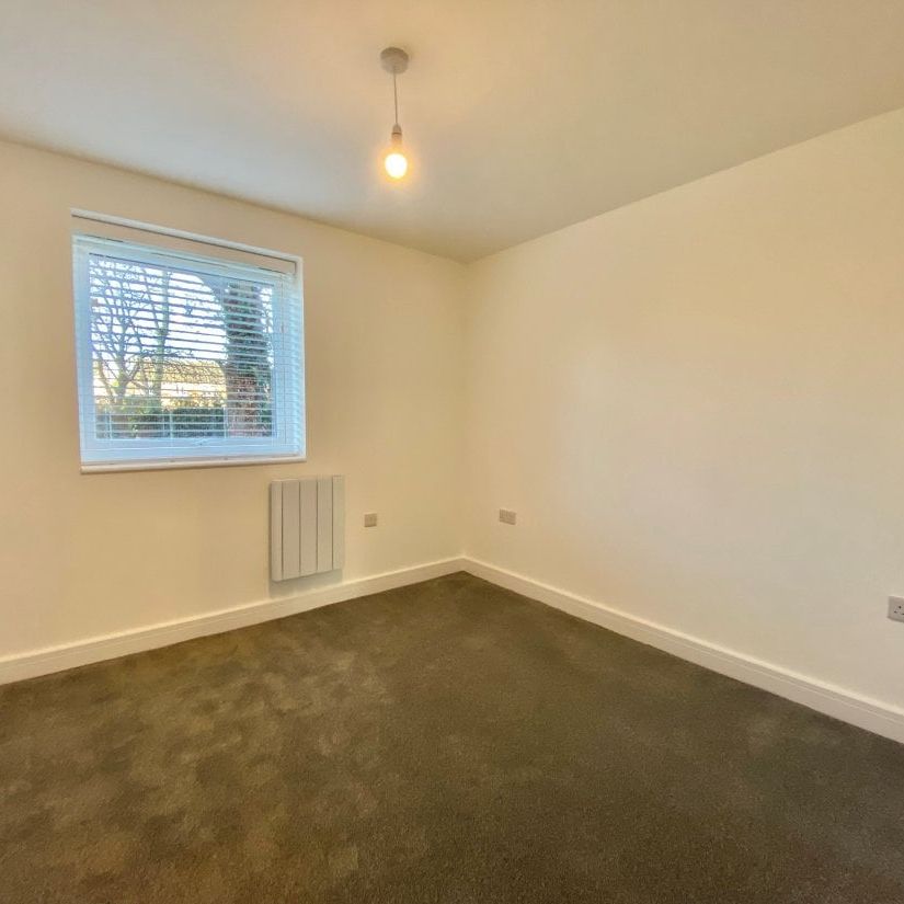 Peterborough - Photo 1