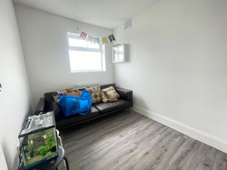 4 bedroom maisonette to rent - Photo 2