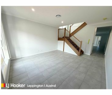 Stylish & Spacious Double-Storey Family Home - Photo 1
