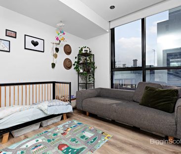 ONE BEDROOM PLUS STUDY IN DESIRABLE ARK DEVELOPMENT! - Photo 2