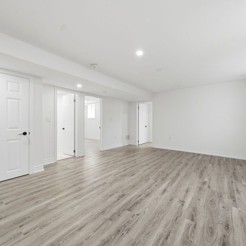 For Lease - 55 Bartram Crescent Unit# B, Bradford West Gwillimbury, Ontario - Photo 1