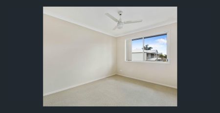 Beautiful 3 bedroom townhouse in Calamvale Call Lyn 0451361818 today to book inspection - Photo 2