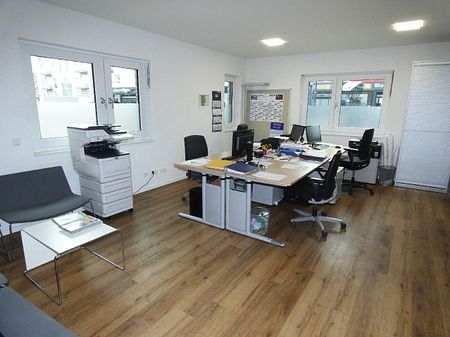 Moderne Büro- oder Praxisräume im Erdgeschoss direkt im Zentrum von Langenfeld - Foto 4