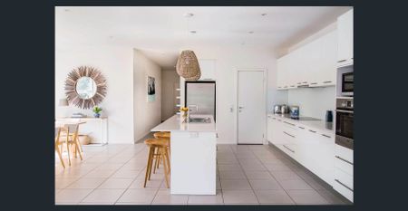 Welcome to 'Pearl' - Interior designed light filled home, a minute away from Somers General Store/Beach - Photo 4