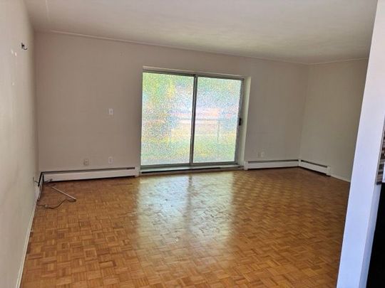 For Lease - 2205 King Street Unit# 1, Hamilton, Ontario - Photo 1