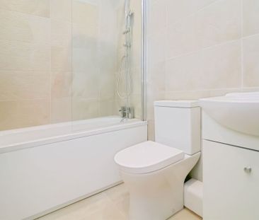 St. Pauls Avenue, BARRY - Photo 2