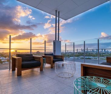 One Bedroom Apartment with multi-purpose room - Photo 2