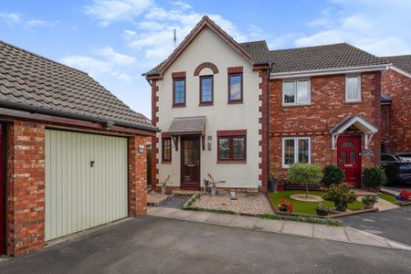 Southey Close, St Andrews Ridge, Swindon, SN25 - Photo 4