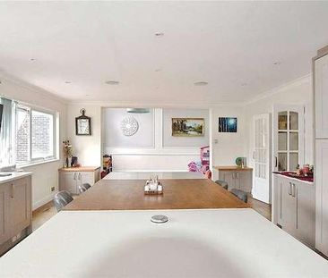 Wild Oaks, Acacia Road, Staines-upon-thames, Surrey, TW18 - Photo 5