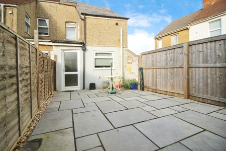 Union Street, Swindon, Swindon, SN1 - Photo 4