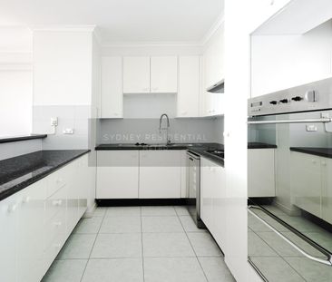 Immaculate 174sqm Apartment on the 28th Floor – A Lifestyle of Comf... - Photo 4