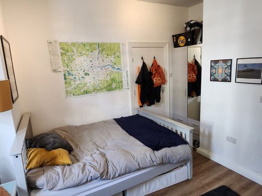 Room in a Shared House, Allison Road, N8 - Photo 1