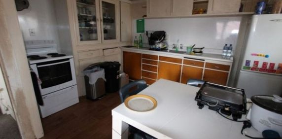 Lovely living in May - Photo 2