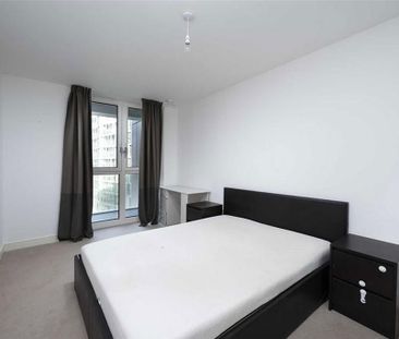 3 bedroom flat to rent - Photo 2