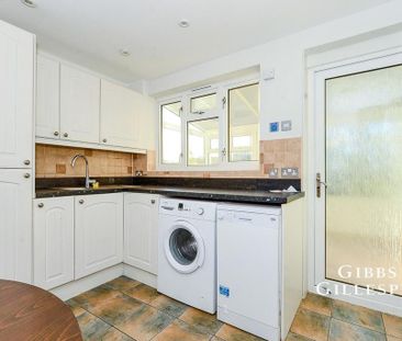 3 bedroom semi-detached house to rent - Photo 6