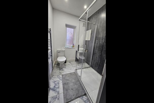 Room in a Shared House, Silverdale Avenue, L13 - Photo 1