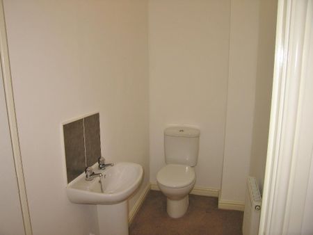 3 Bedroom Terraced House To Rent - Photo 4